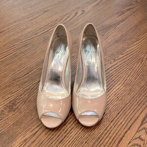 Linea Paolo 4” Heel Pumps with peep-toe in ballet pink patent leather, size 9M